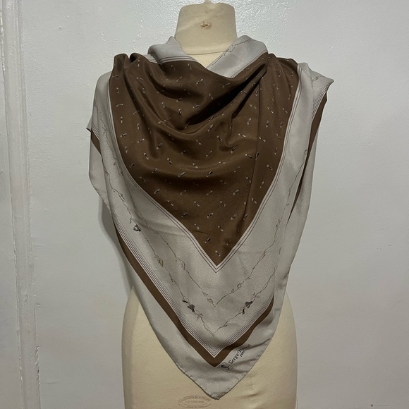 Vintage Gray and Brown Floral Serge Nancel Paris Triangular Scarf - Picture 2 of 5